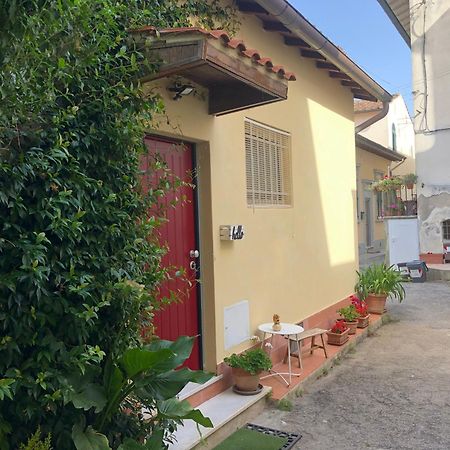 Casina Di Nina Lägenhet Livorno Exteriör bild